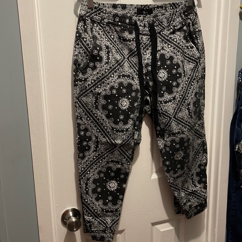 Rue21 Paisley Jean Capris